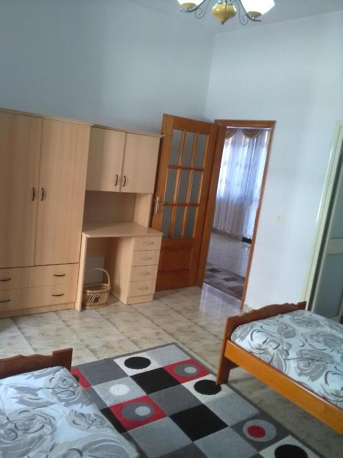 Vila Sula Guesthouse Durrës Buitenkant foto