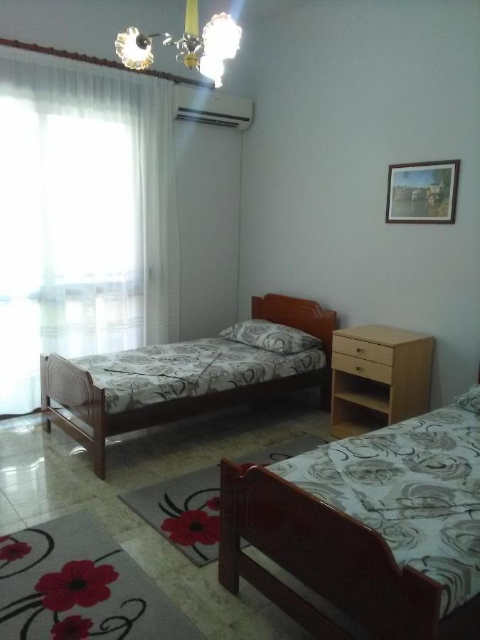 Vila Sula Guesthouse Durrës Buitenkant foto
