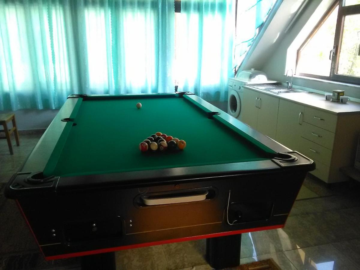 Vila Sula Guesthouse Durrës Buitenkant foto
