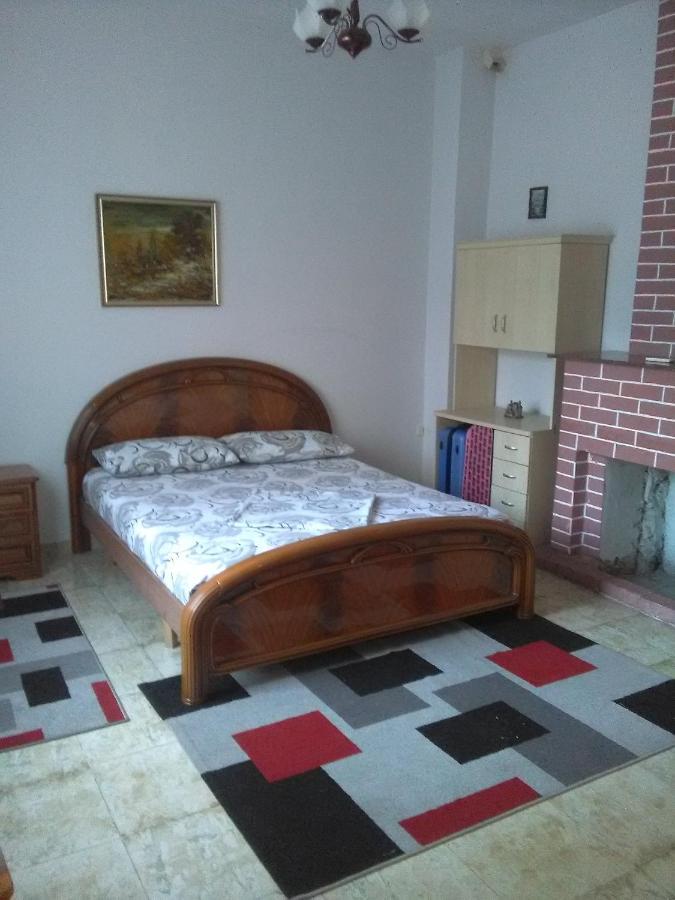Vila Sula Guesthouse Durrës Buitenkant foto